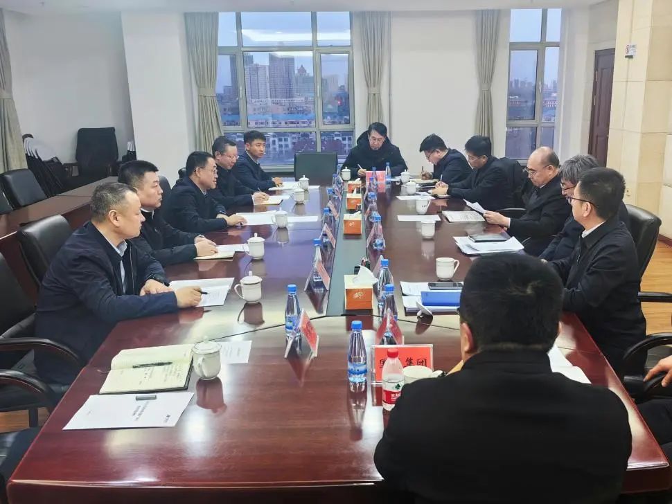 華能蒙東公司黨委書記李樹學(xué)與大慶市委副書記、市長(zhǎng)李巖松會(huì)談