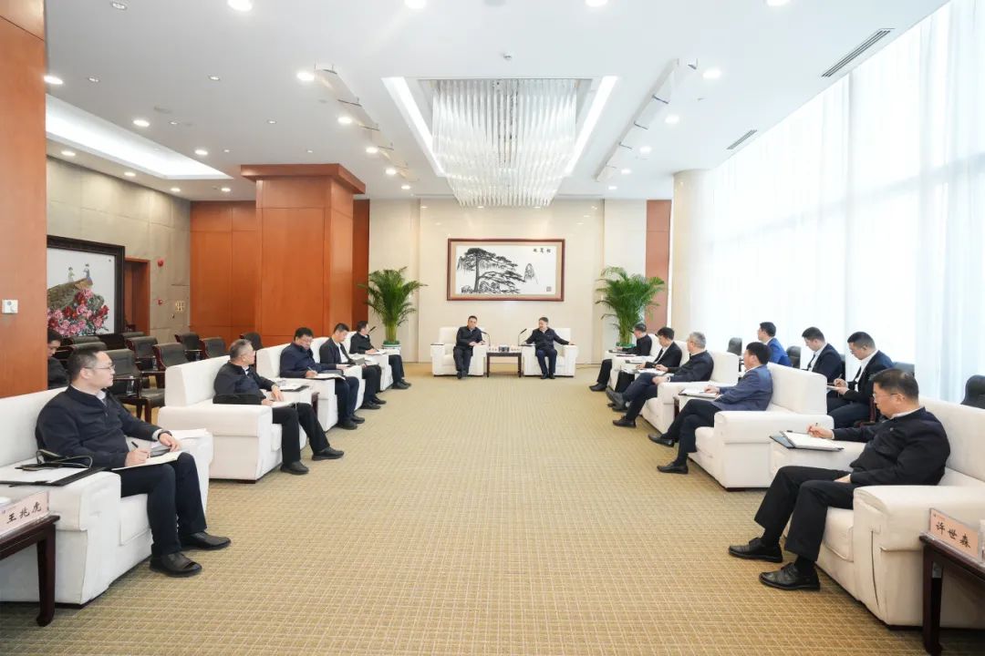 華能集團(tuán)董事長溫樞剛、總經(jīng)理張文峰會見哈電集團(tuán)董事長曹志安、總經(jīng)理黃偉