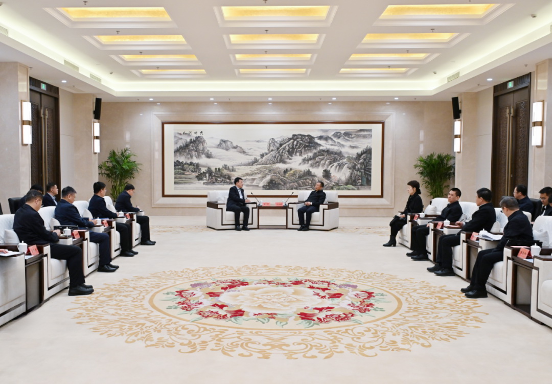 大唐集團(tuán)董事長(zhǎng)呂軍、總經(jīng)理張傳江拜會(huì)內(nèi)蒙古自治區(qū)黨委書(shū)記孫紹騁政府主席王莉霞