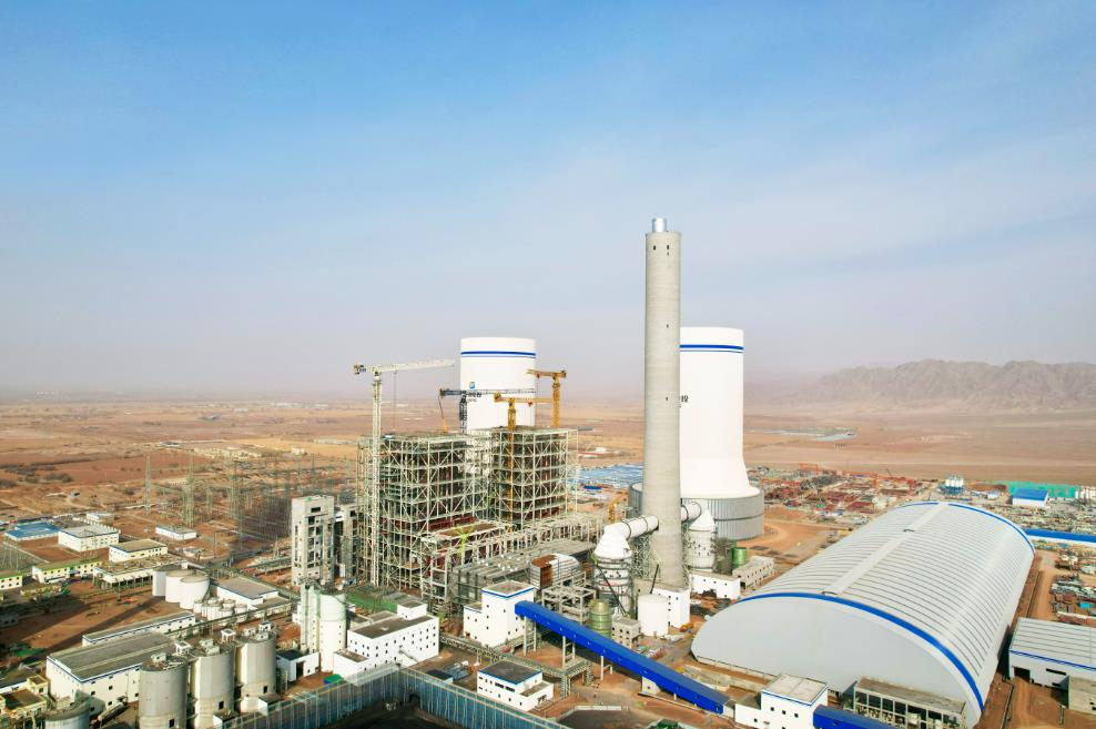 甘肅張掖百萬燃煤機組擴建項目煙囪3號鋼內筒到頂