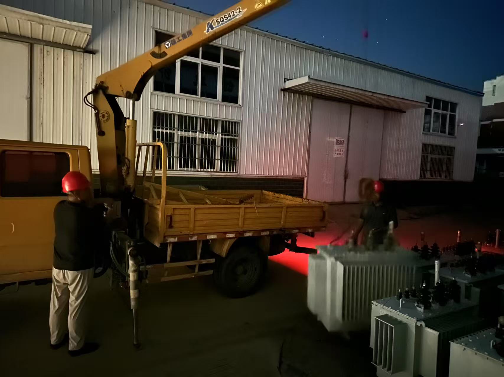 國(guó)網(wǎng)泌陽縣供電公司：24小時(shí)物資保障"閃電戰(zhàn)"  守護(hù)高溫下的清涼