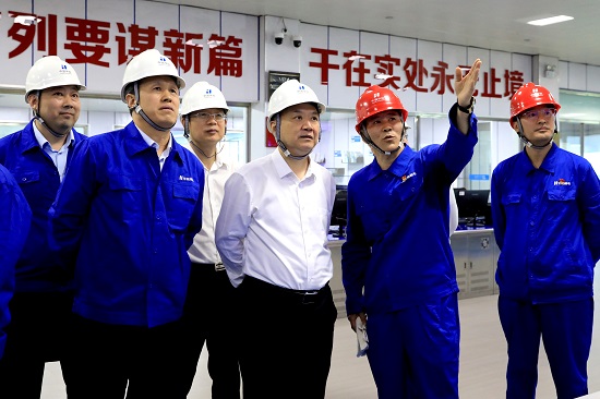 中國華能集團董事長溫樞剛到鶴崗電廠、伊春熱電督導調(diào)研生態(tài)環(huán)保及安全生產(chǎn)工作