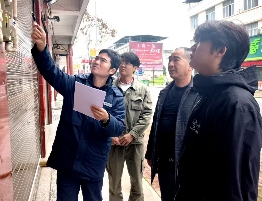 湖北通城：供電員工上門，解惑用戶“多扣”電費之